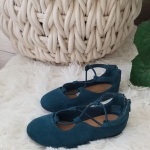 Cute teal blue flat
